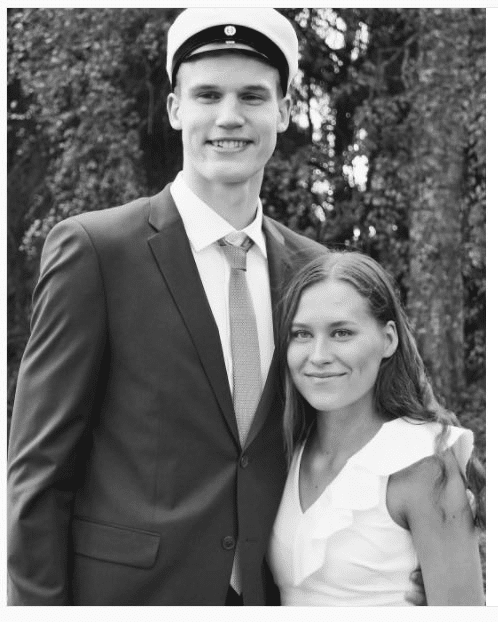 Lauri Markkanen vaimo
