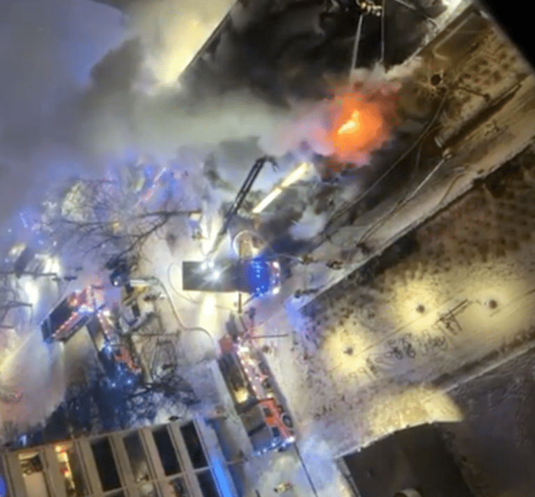 Pizzeria tuhoutui tulipalossa Espoon Matinkylässä