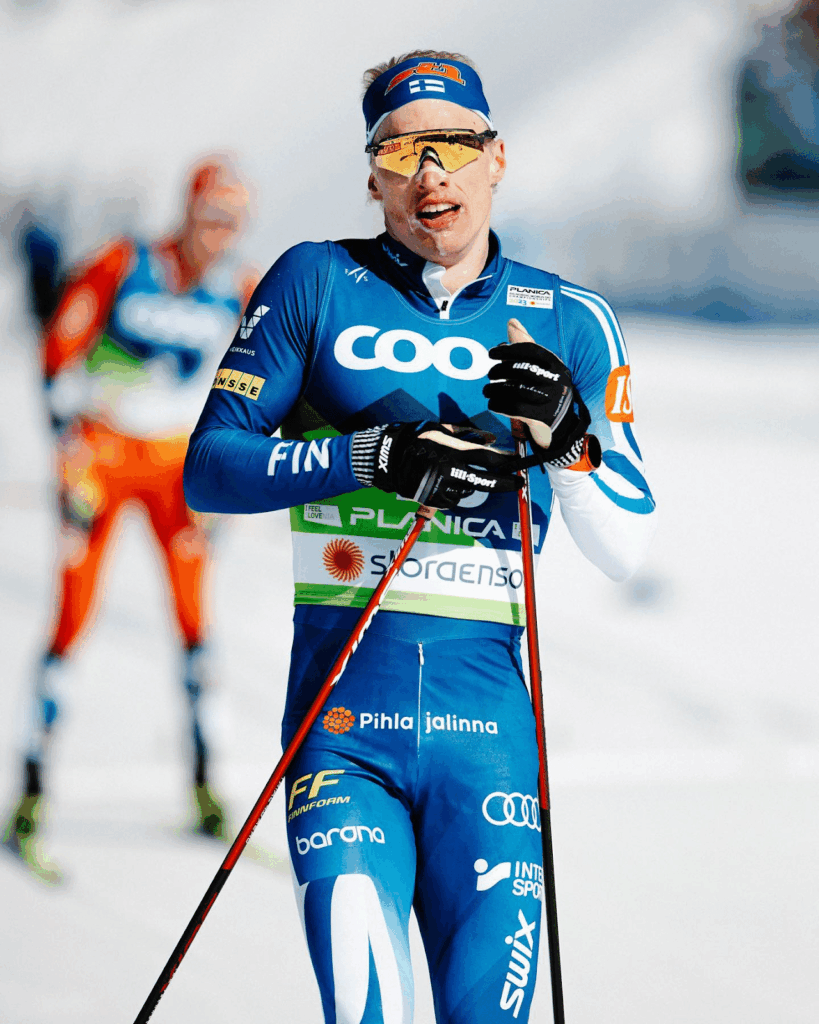 Iivo Niskanen liittyy kilpailuun ja on aloittamassa 50 kilometrin kilpailun
