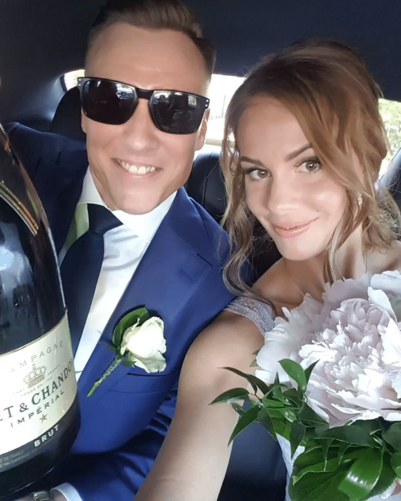 Anssi ja Riikka Heikkilä vihittiin 9. kesäkuuta 2019.